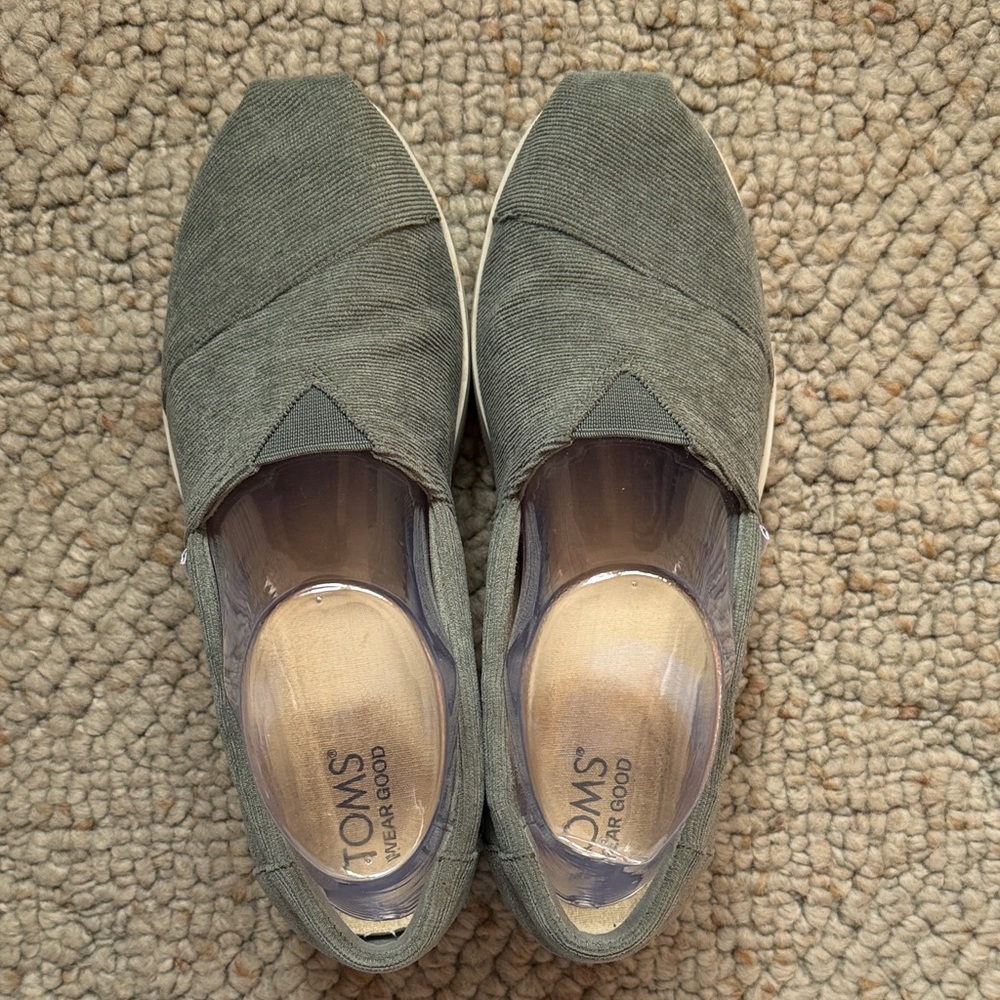 TOMS Women's Micro Corduroy Alp Midform Slip On Shoe - Picture 5 of 10
